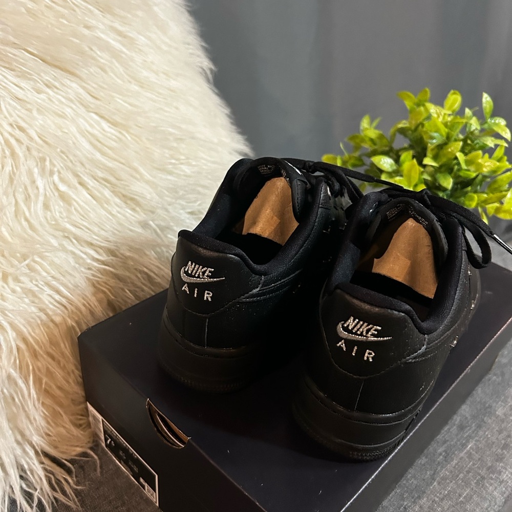 Nike Air Force 1 '07 LX Black Sneakers